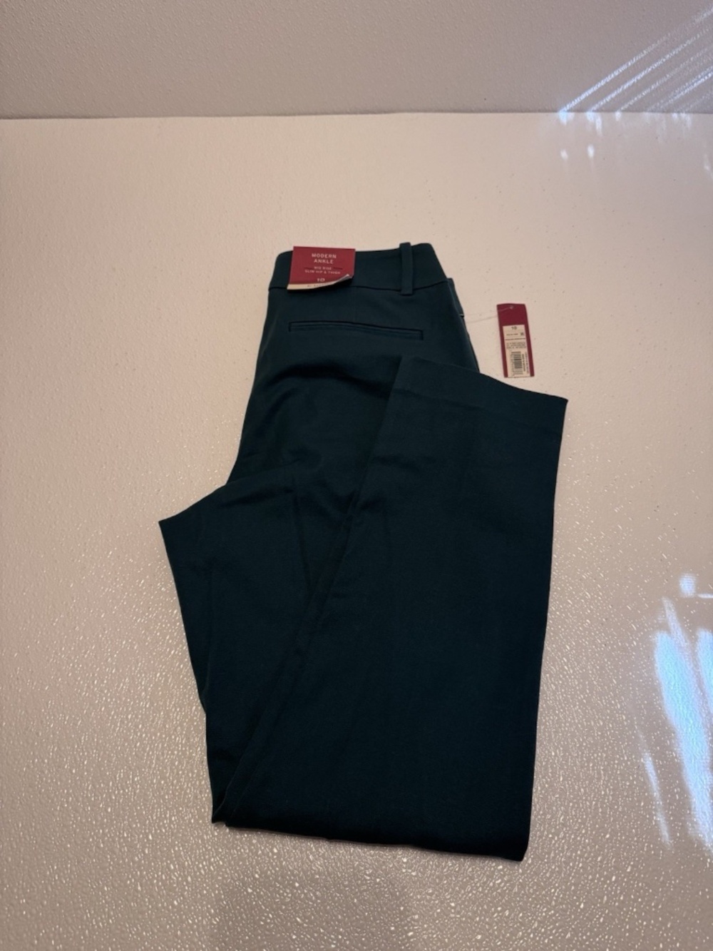 Merona "Modern Ankle" NWT Size 10 Solid Green Mid-Rise Pants w/Slim Hip & Thigh